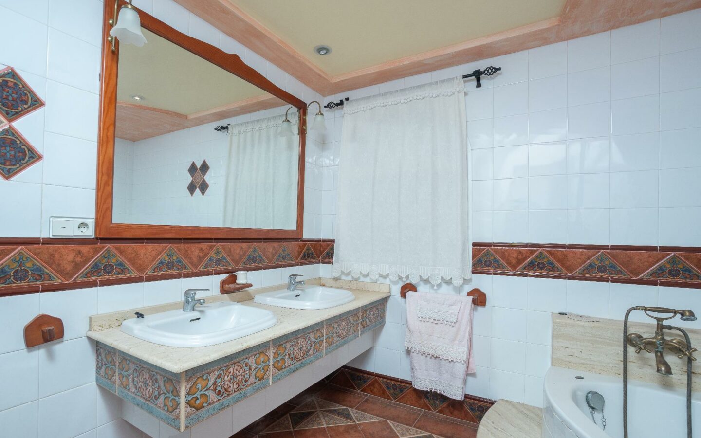 3-bedroom Villa In Elche Pedanias, Spain (267 M²)