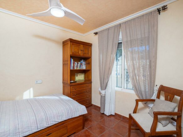 3-bedroom Villa In Elche Pedanias, Spain (267 M²)