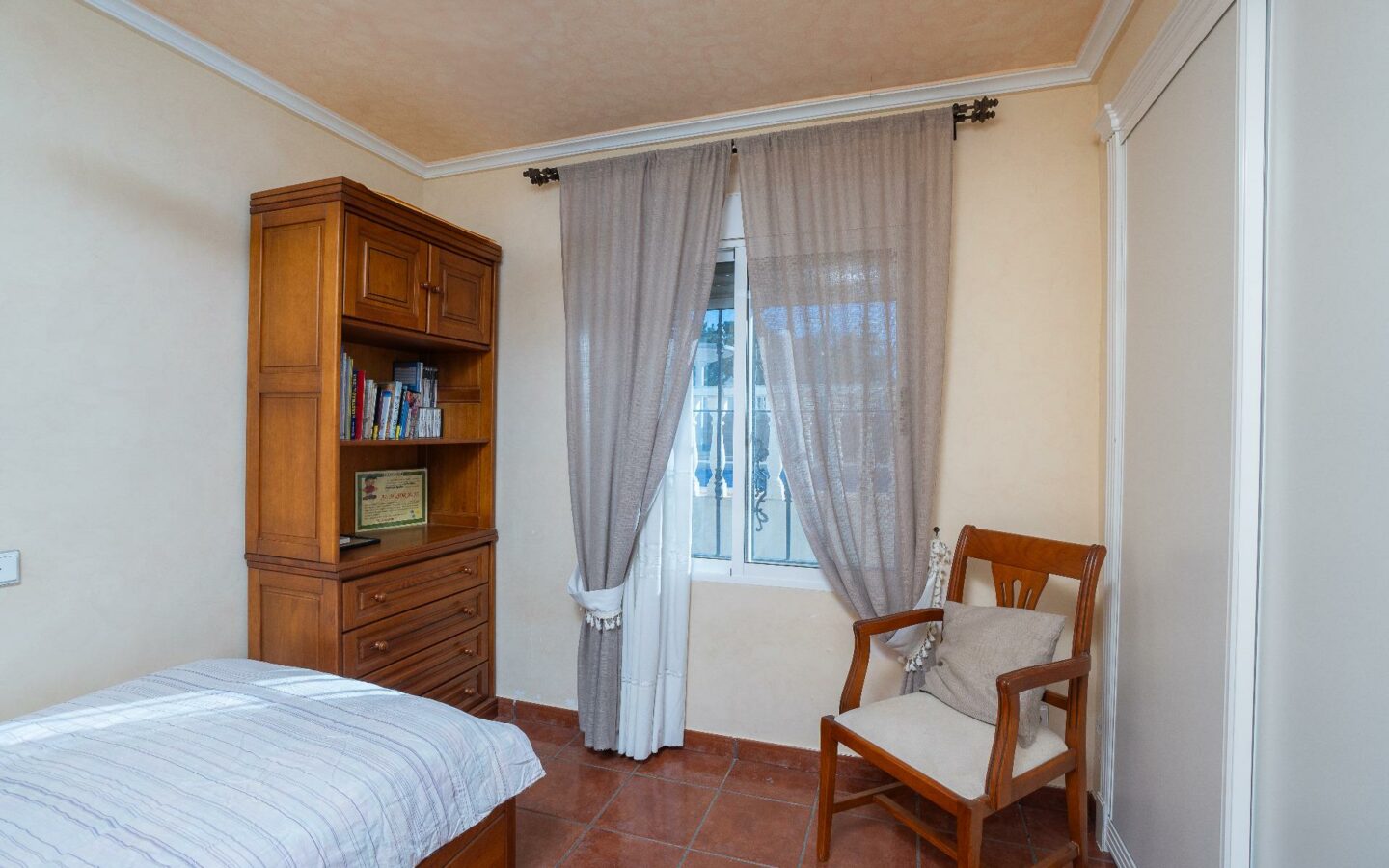 3-bedroom Villa In Elche Pedanias, Spain (267 M²)