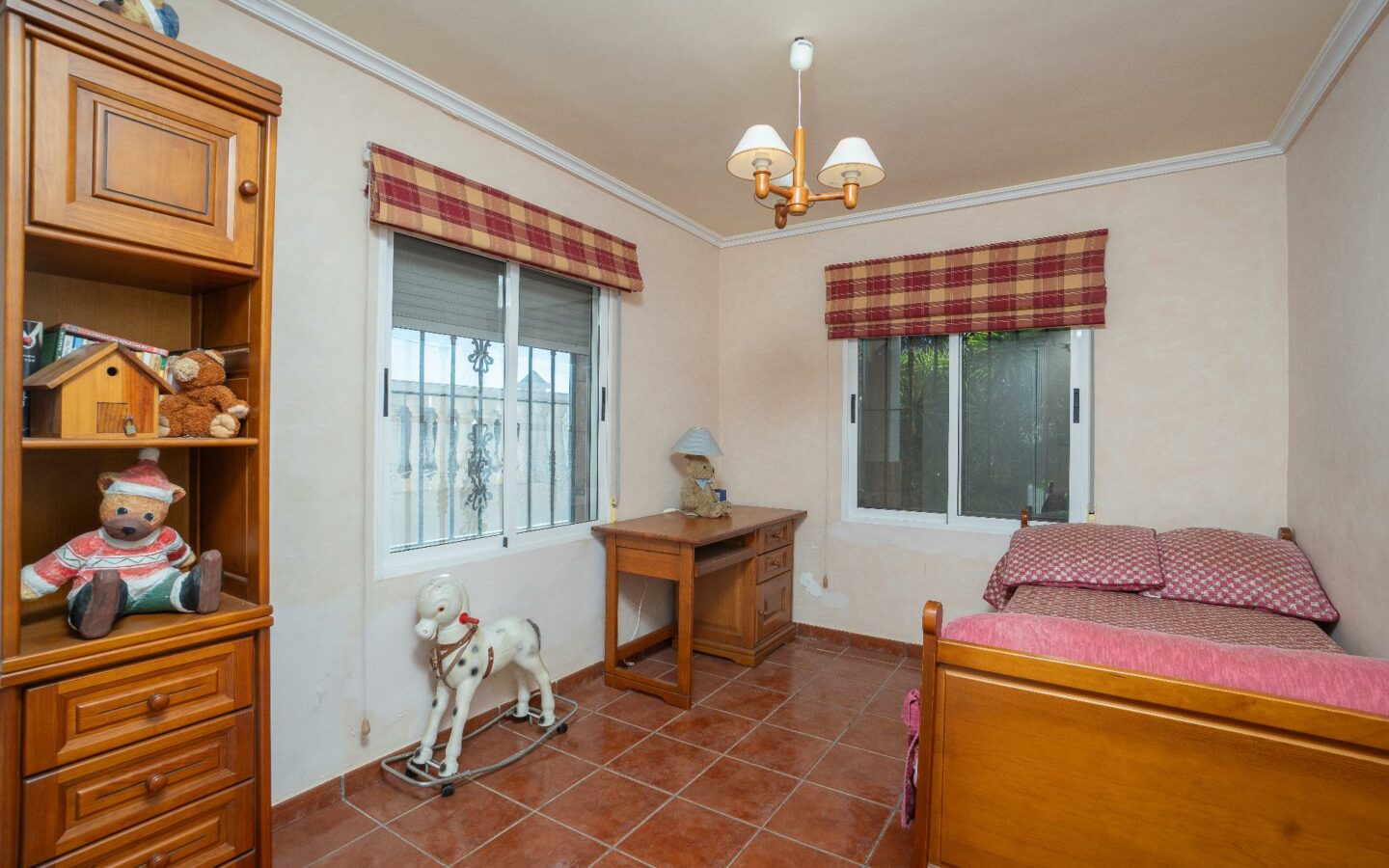 3-bedroom Villa In Elche Pedanias, Spain (267 M²)