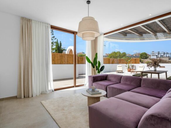 4-bedroom Villa In Algorfa, Spain (345 M²)