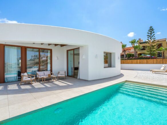 4-bedroom Villa In Algorfa, Spain (345 M²)