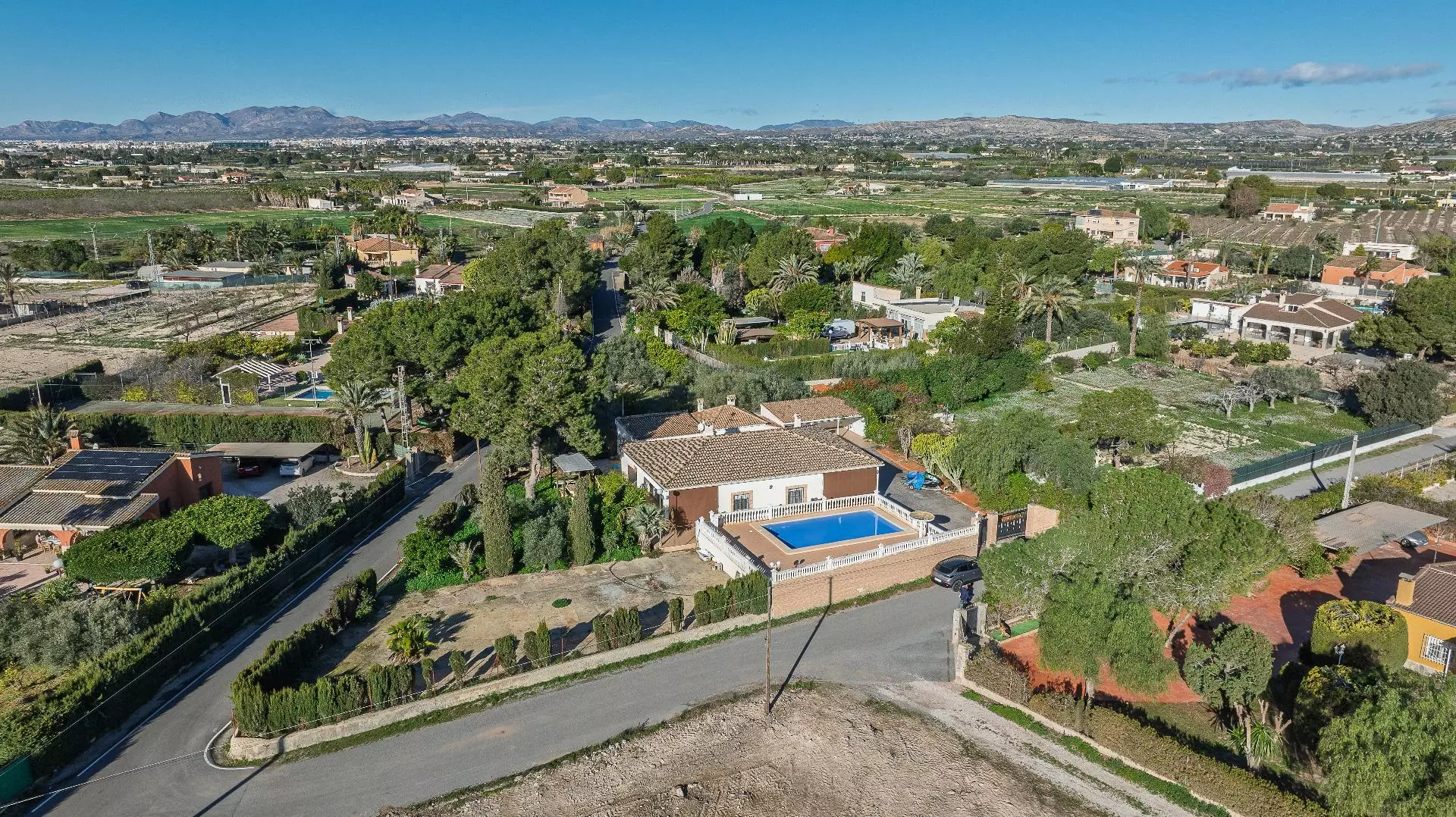 3-bedroom Villa In Elche Pedanias, Spain (267 M²)