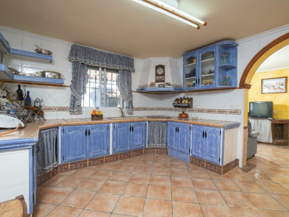 3-bedroom Villa In Elche Pedanias, Spain (267 M²)