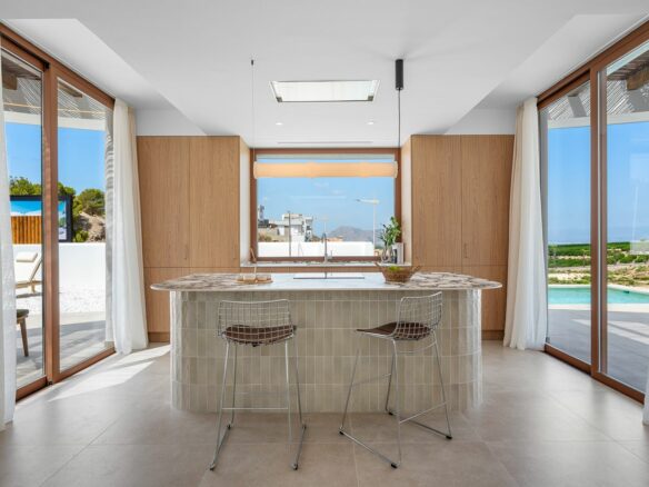 4-bedroom Villa In Algorfa, Spain (345 M²)