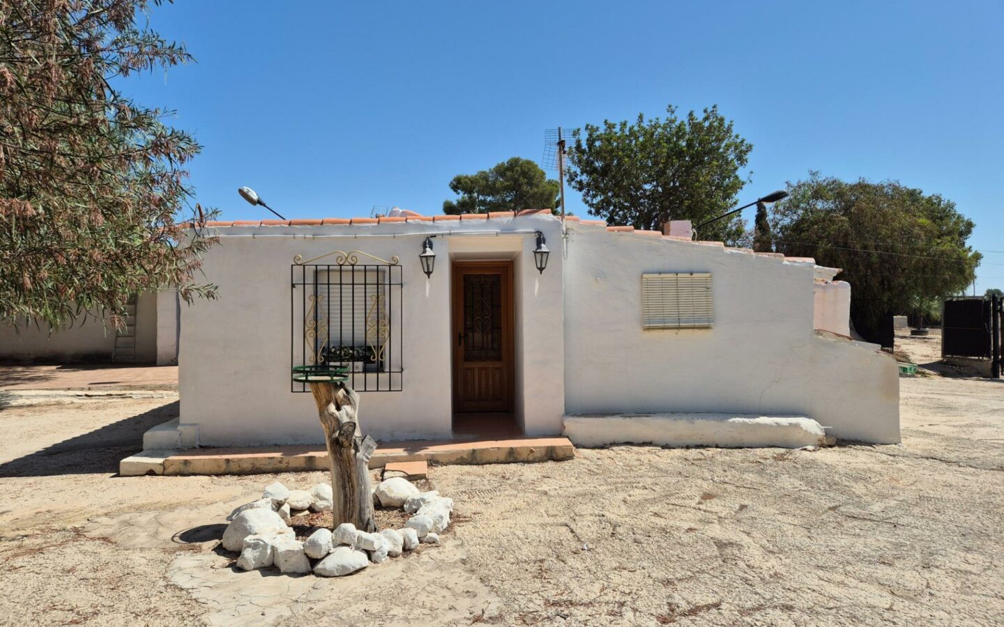 2-bedroom Country House In Aspe, Spain (145 M²)