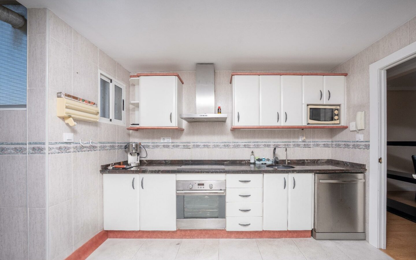 3-bedroom Apartment In San Juan Playa, Spain (121 M²)