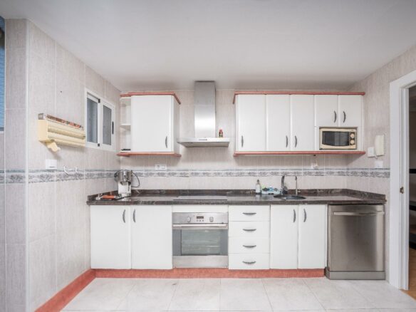 3-bedroom Apartment In San Juan Playa, Spain (121 M²)
