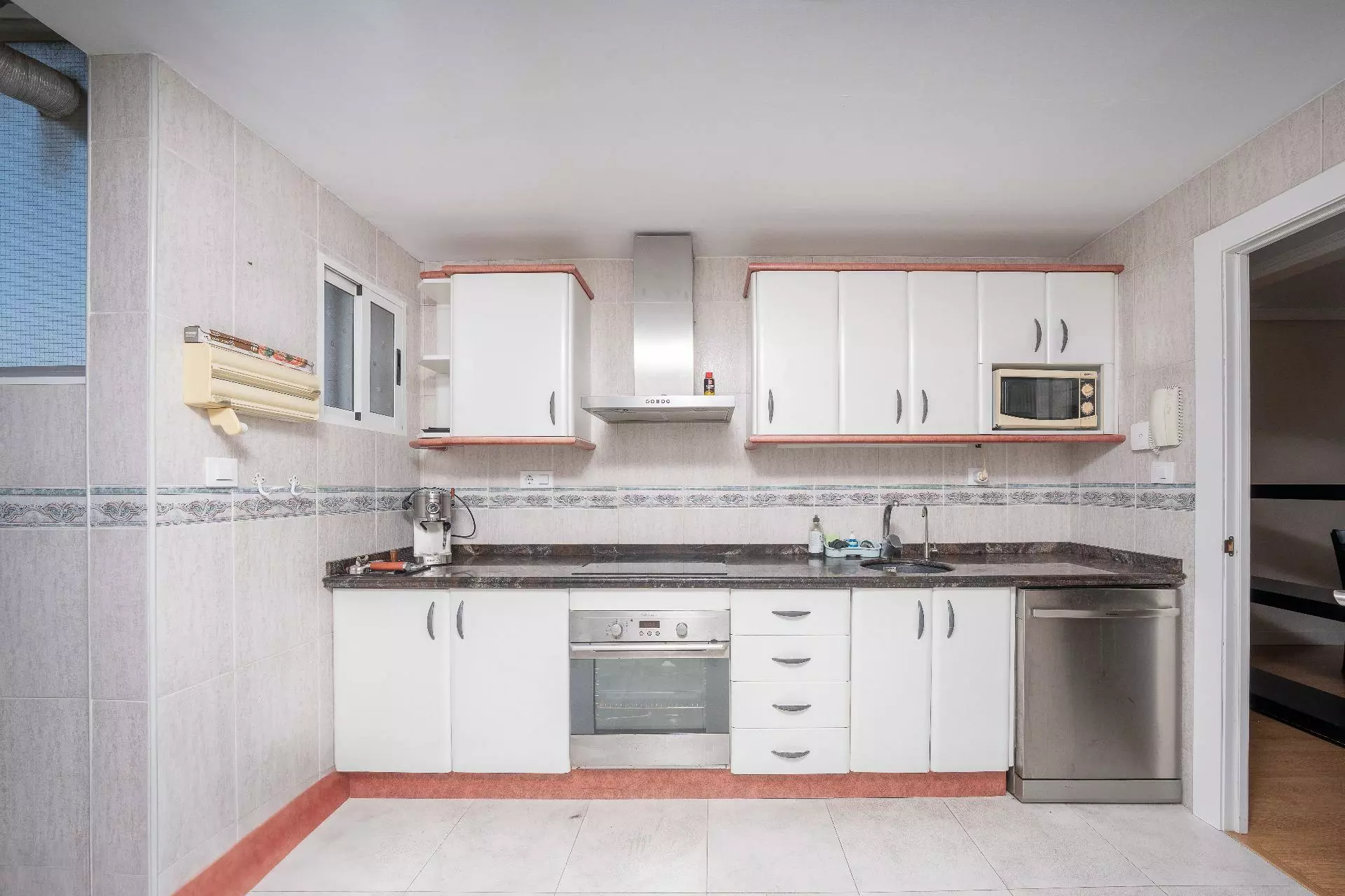 3-bedroom Apartment In San Juan Playa, Spain (121 M²)
