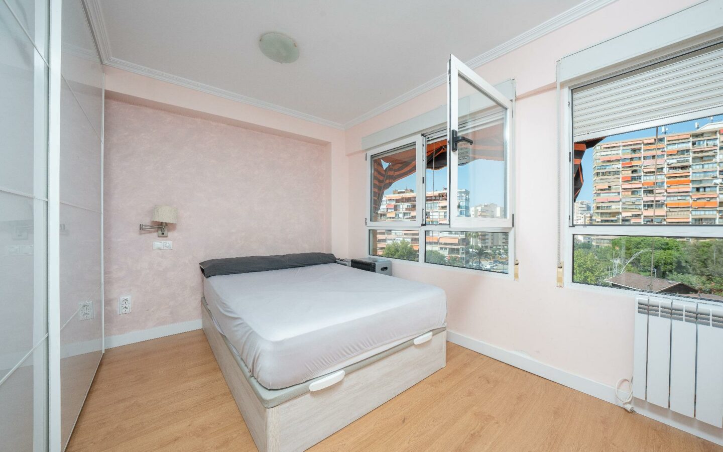 3-bedroom Apartment In San Juan Playa, Spain (121 M²)