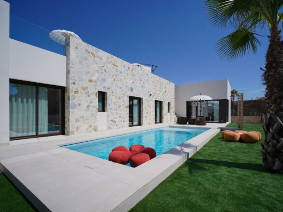3-bedroom Villa In Algorfa, Spain (121 M²)