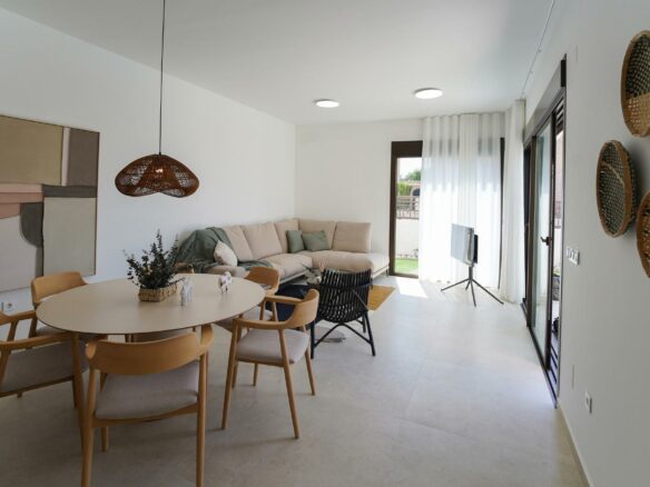 3-bedroom Villa In Algorfa, Spain (121 M²)