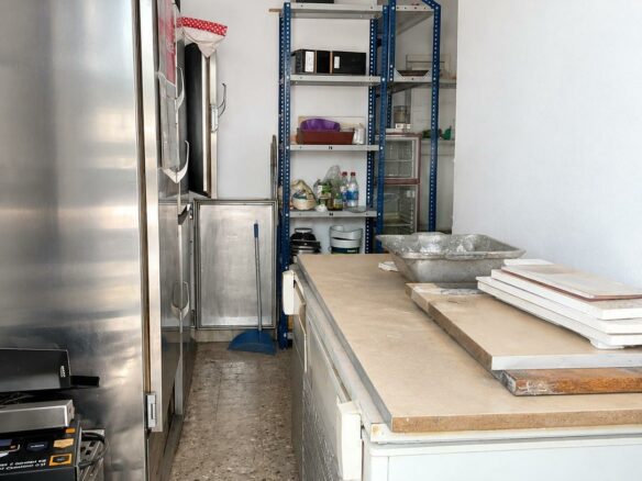 Commercial Unit In Montcada I Reixac, Spain (126 M²)
