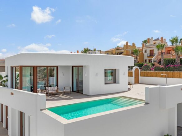 4-bedroom Villa In Algorfa, Spain (345 M²)