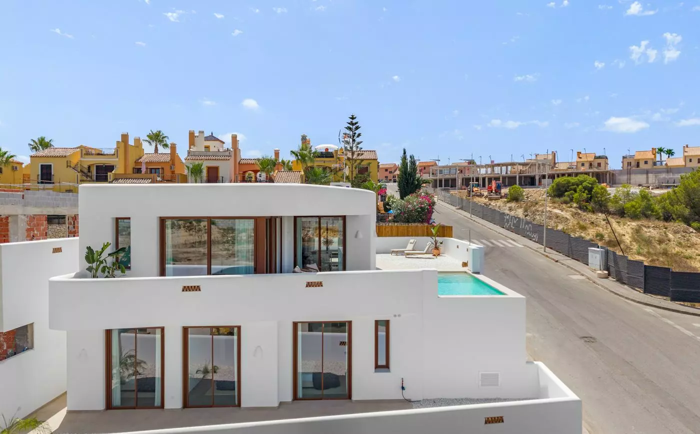 4-bedroom Villa In Algorfa, Spain (345 M²)