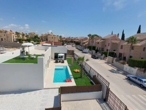 3-bedroom Villa In Algorfa, Spain (121 M²)