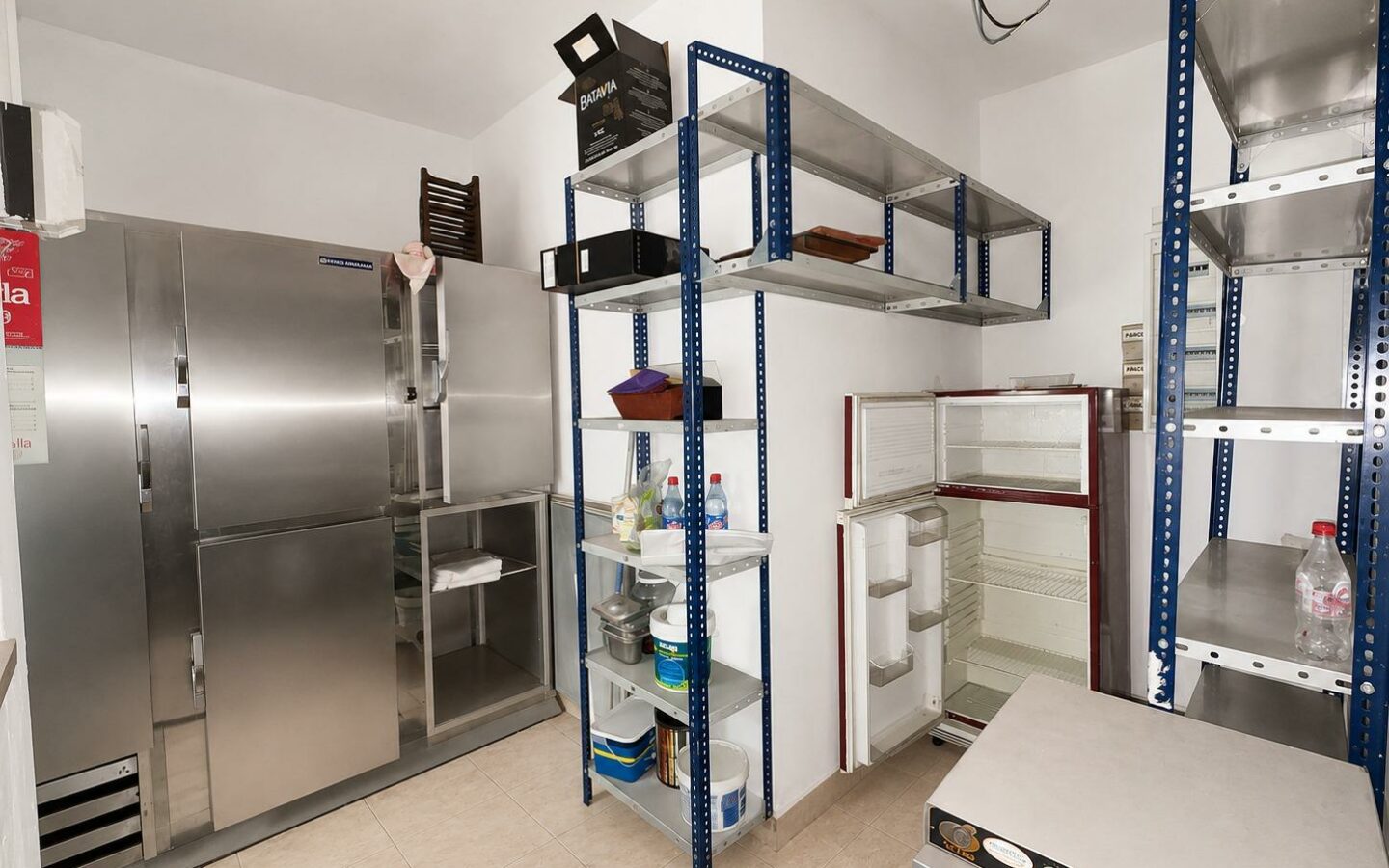 Commercial Unit In Montcada I Reixac, Spain (126 M²)