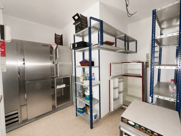 Commercial Unit In Montcada I Reixac, Spain (126 M²)