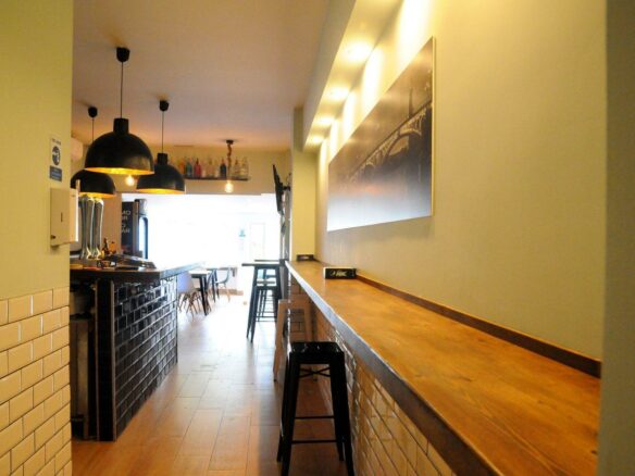 Commercial Unit In Alicante, Spain (60 M²)