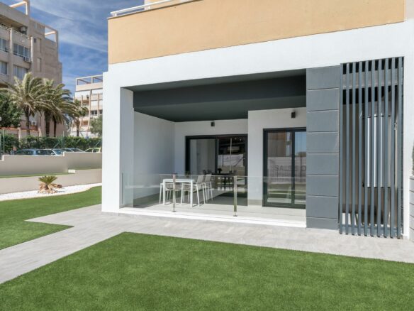 3-bedroom Penthouse In Torrevieja, Spain (96 M²)