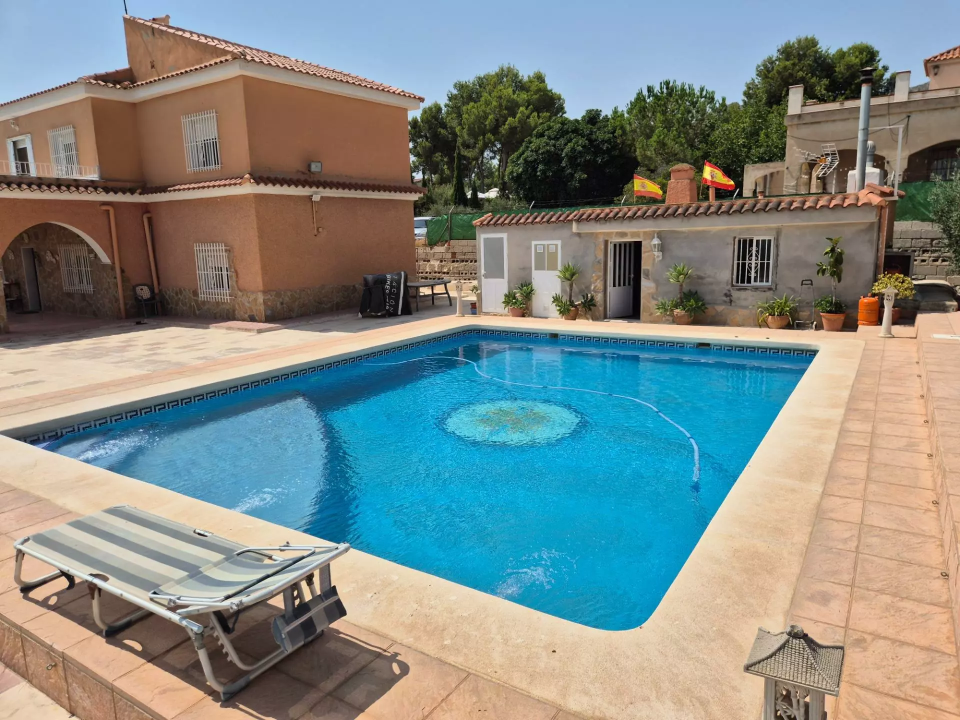 6-bedroom Villa In Aspe, Spain (468 M²)