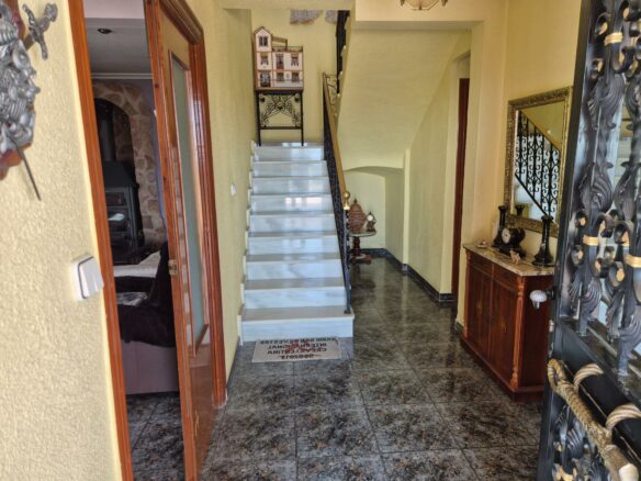 6-bedroom Villa In Aspe, Spain (468 M²)