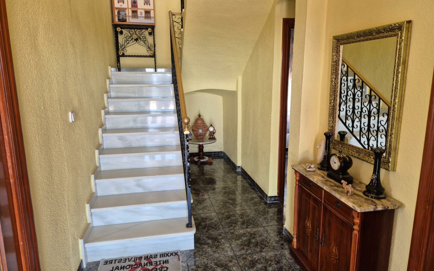 6-bedroom Villa In Aspe, Spain (468 M²)