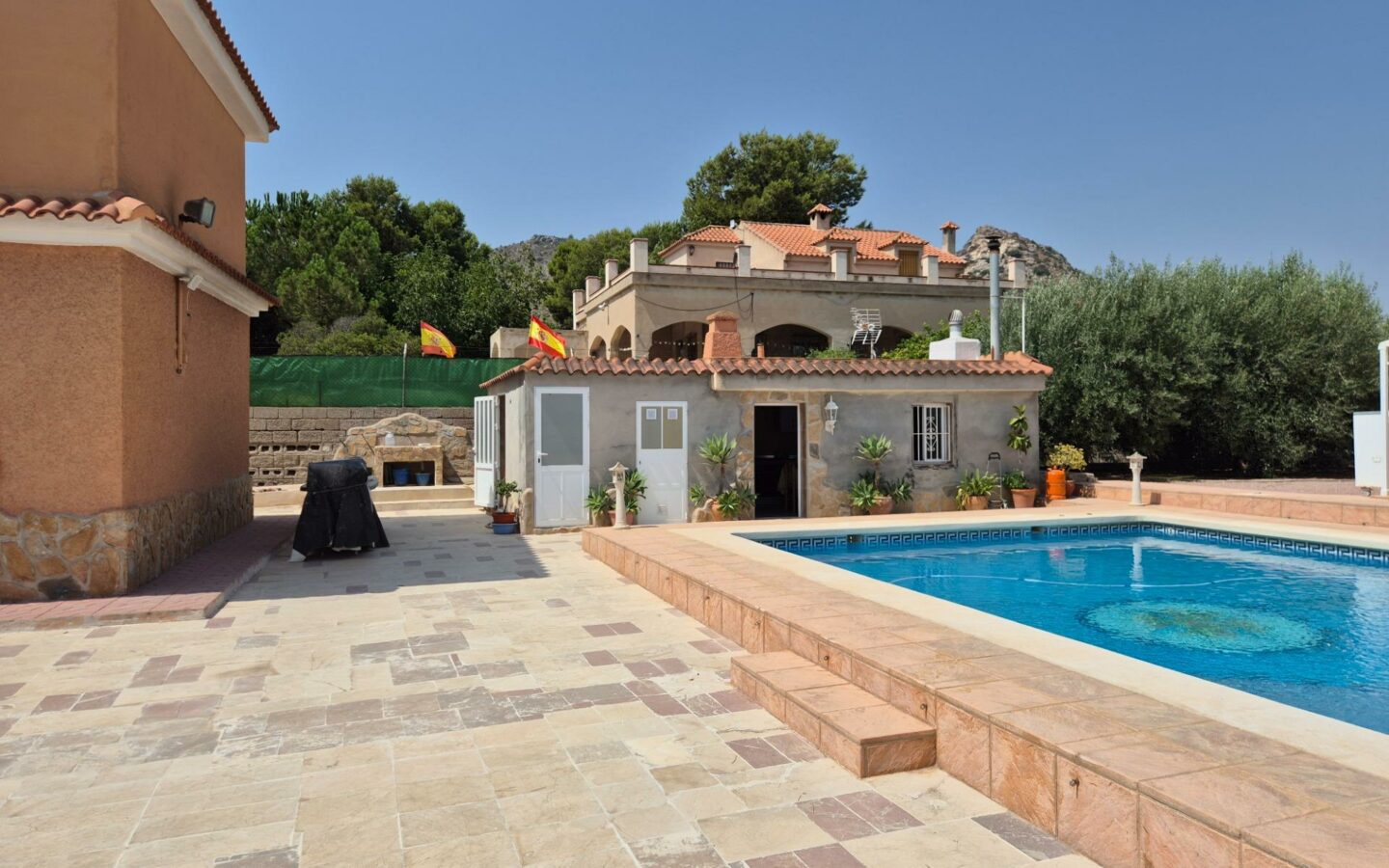 6-bedroom Villa In Aspe, Spain (468 M²)