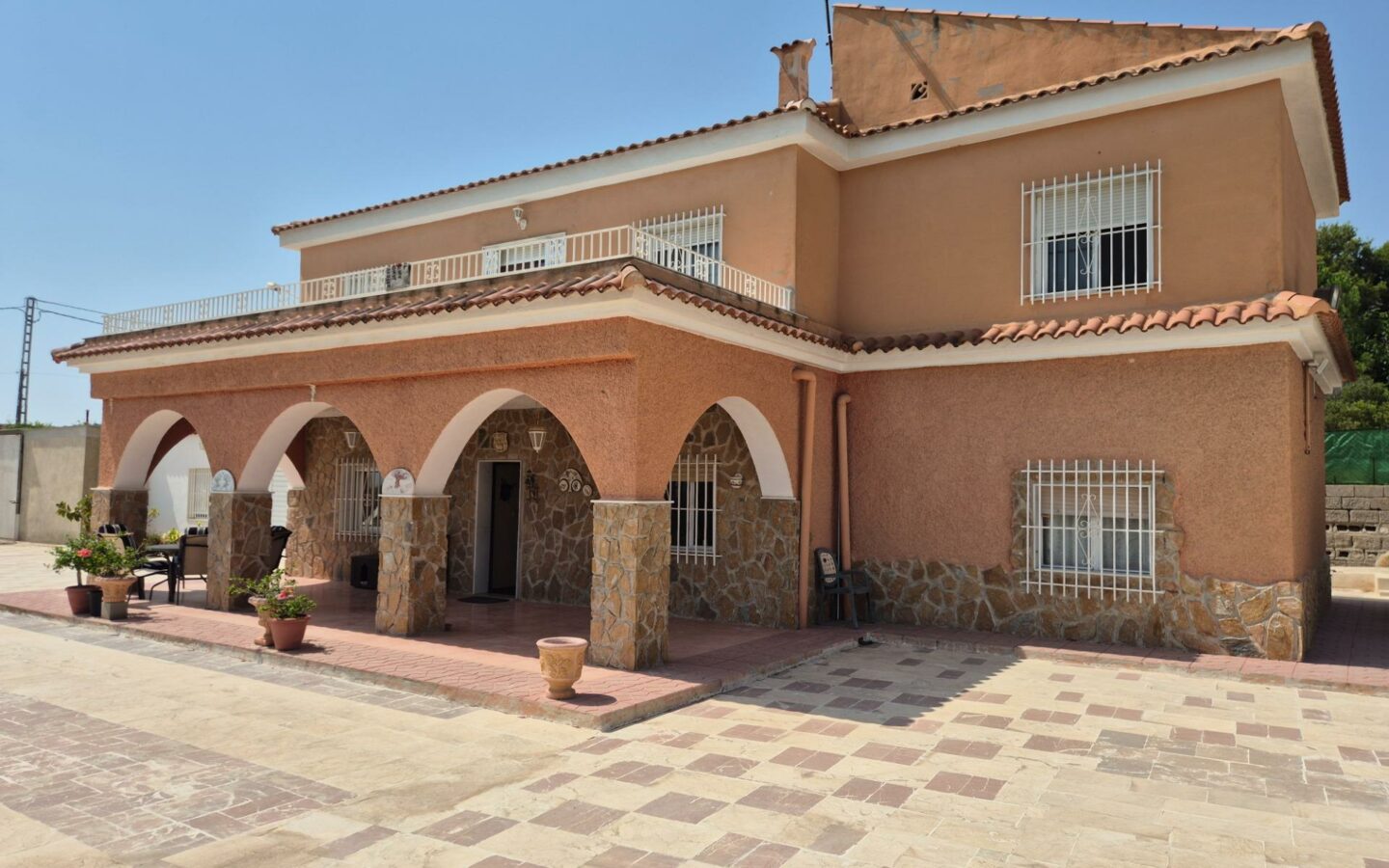 6-bedroom Villa In Aspe, Spain (468 M²)
