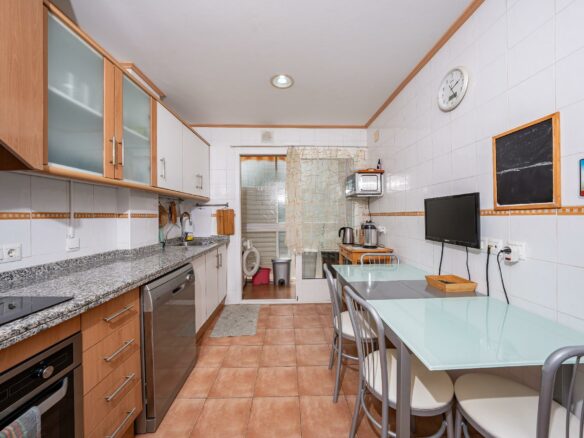 3-bedroom Terraced House In La Nucía, Spain (184 M²)