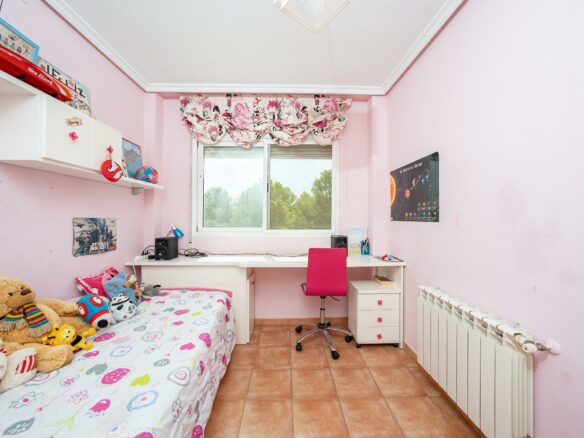 3-bedroom Terraced House In La Nucía, Spain (184 M²)
