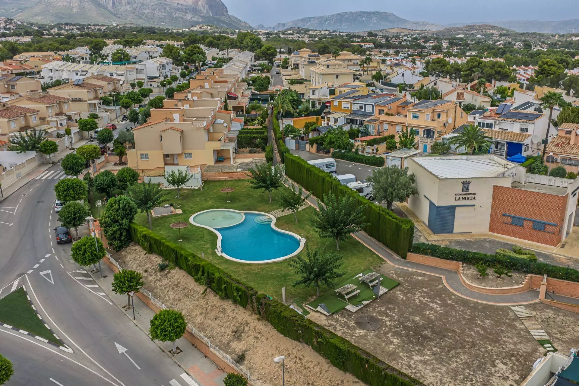 3-bedroom Terraced House In La Nucía, Spain (184 M²)