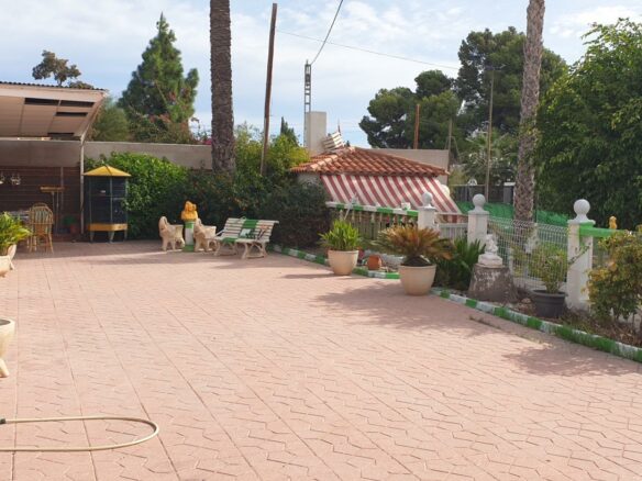 3-bedroom Villa In Elche, Spain (127 M²)