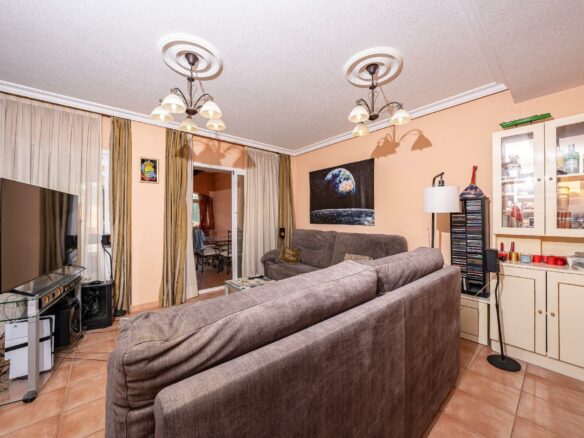 3-bedroom Terraced House In La Nucía, Spain (184 M²)