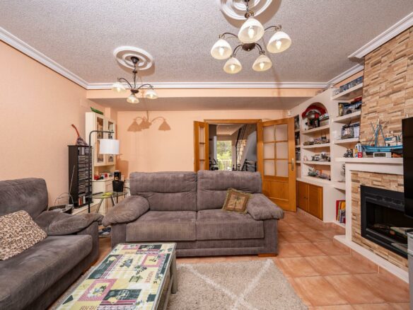 3-bedroom Terraced House In La Nucía, Spain (184 M²)