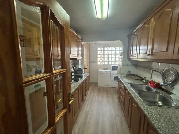 4-bedroom Apartment In Alicante, Spain (117 M²)