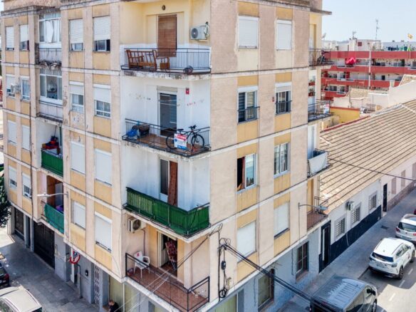 4-bedroom Flat In Almoradi, Spain (102 M²)