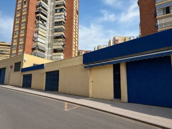 Commercial Unit In Benidorm, Spain (1.160 M²)