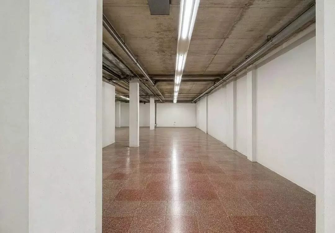 Commercial Unit 1160 M² In Benidorm, Spain