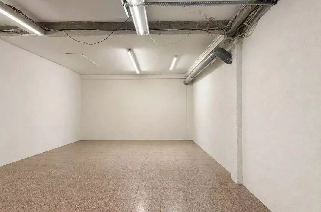 Commercial Unit 1160 M² In Benidorm, Spain