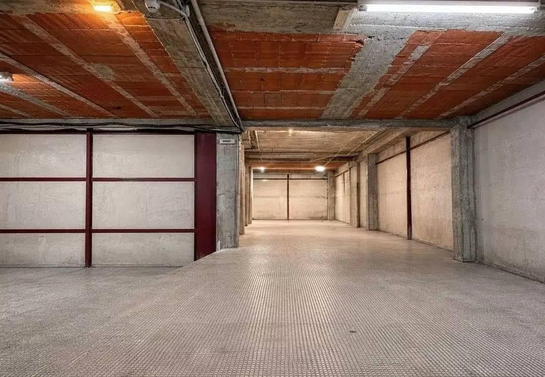 Commercial Unit 1160 M² In Benidorm, Spain