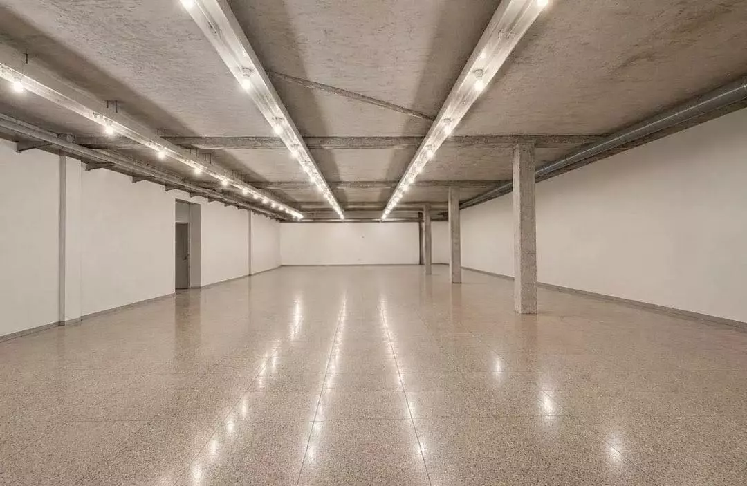 Commercial Unit 1160 M² In Benidorm, Spain