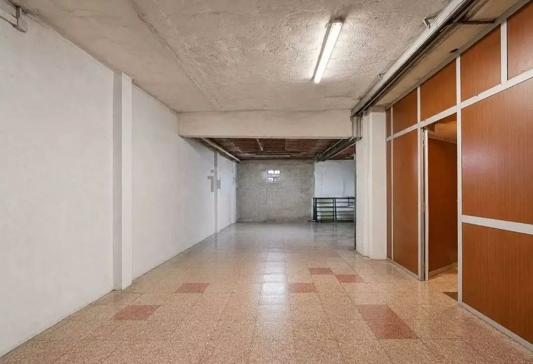 Commercial Unit 1160 M² In Benidorm, Spain