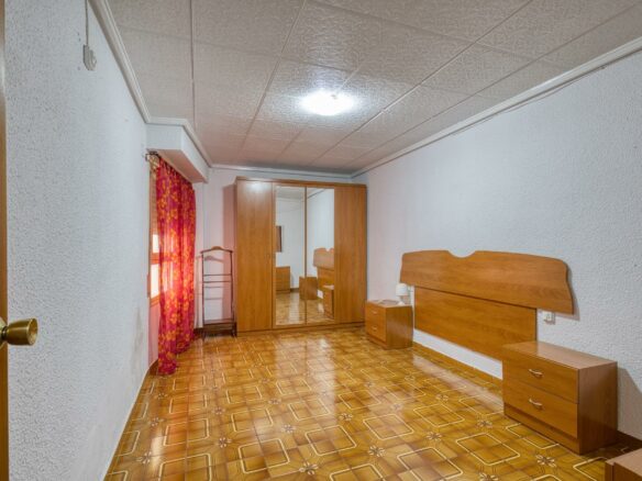 3-bedroom Flat In Elche, Spain (110 M²)