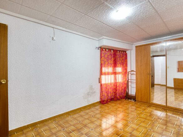 3-bedroom Flat In Elche, Spain (110 M²)
