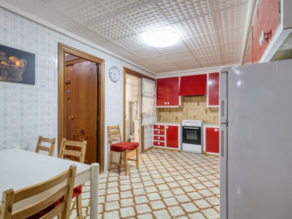 3-bedroom Flat In Elche, Spain (110 M²)