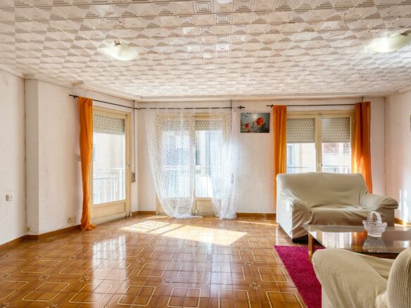 3-bedroom Flat In Elche, Spain (110 M²)
