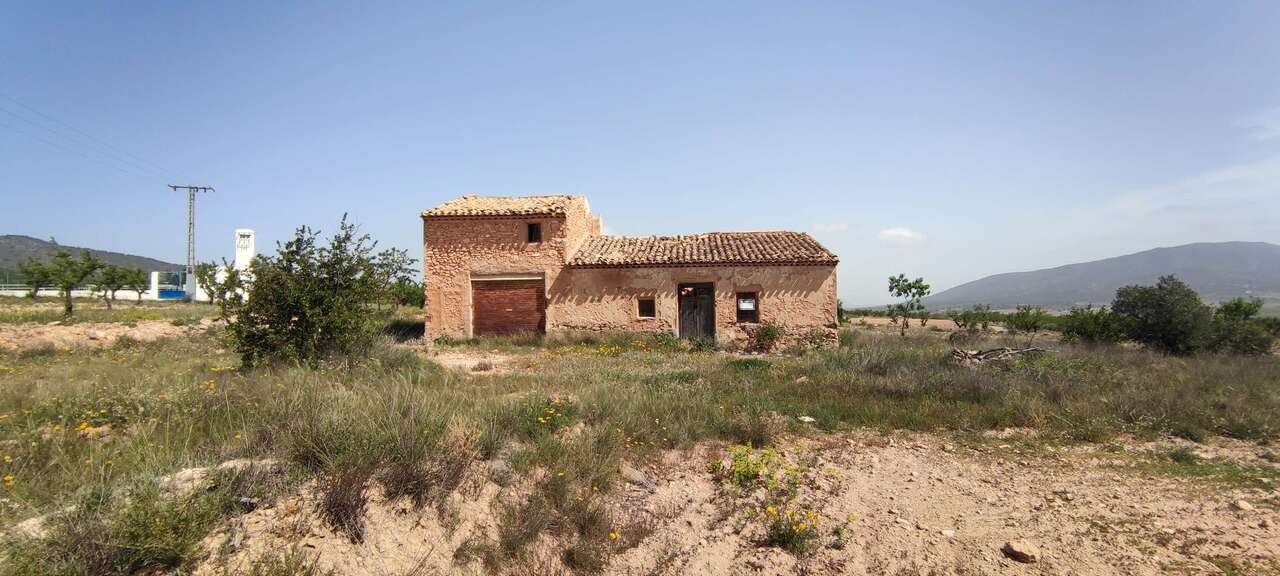 Country House 100 M² In Pinoso, Spain