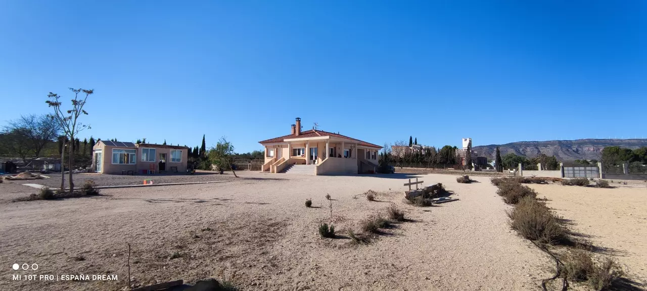 Detached Villa 190 M² In Caudete, Spain