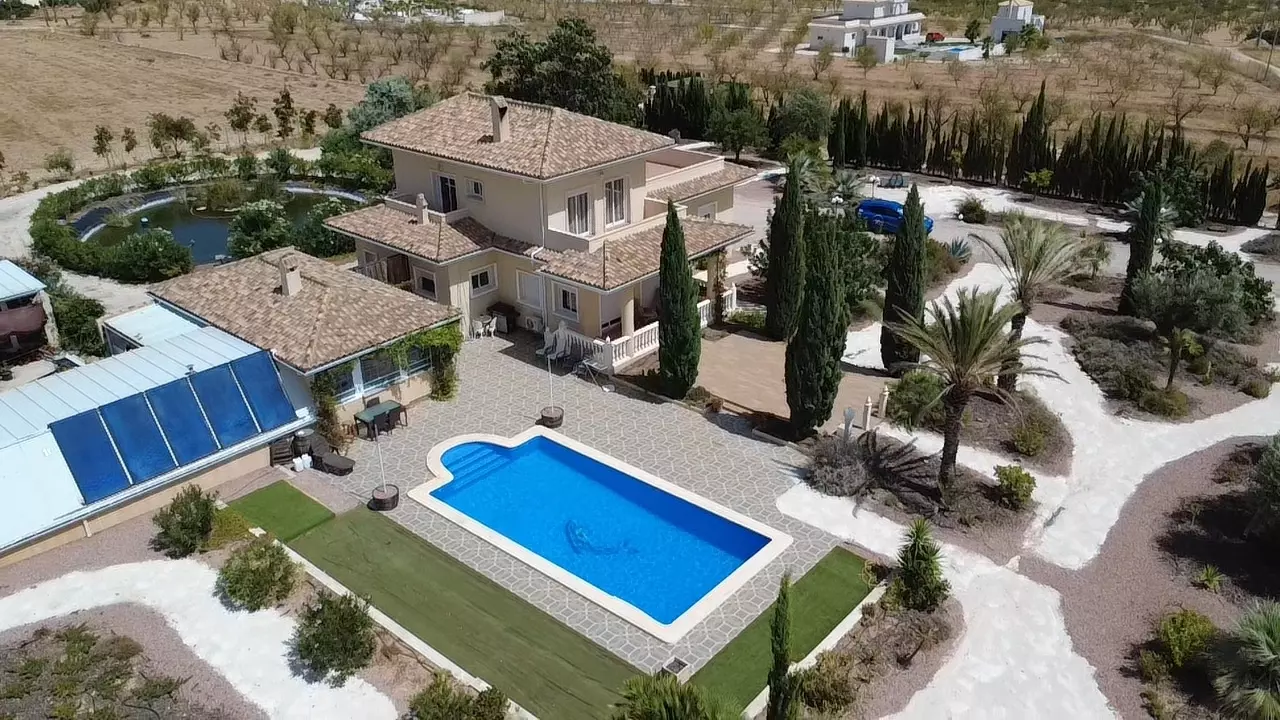 Detached Villa 344 M² In Pinoso, Spain